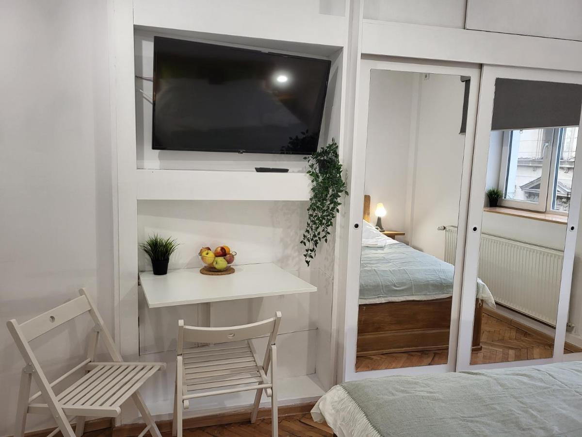 بوخارست Cozy Old Town Apartments - Lipscani المظهر الخارجي الصورة